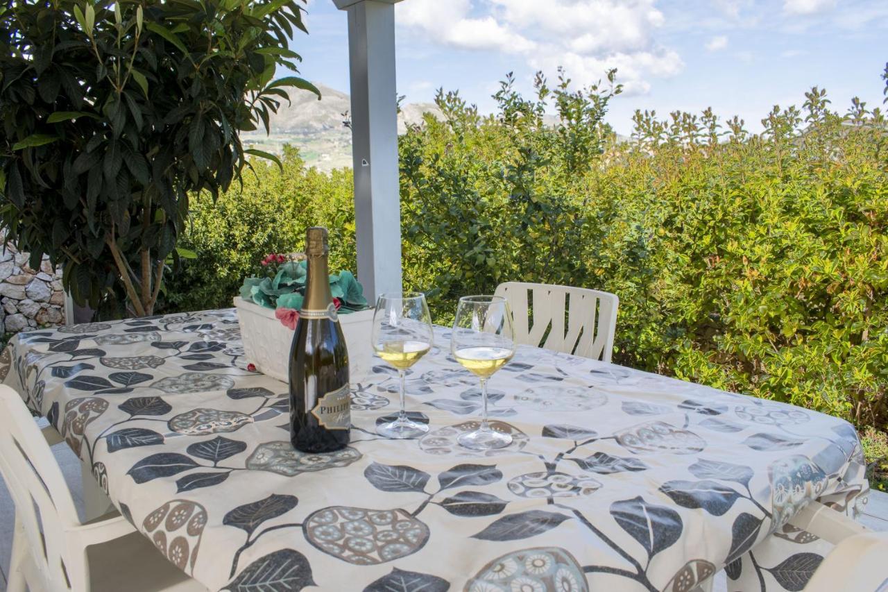 Borgo Aranci - Villa Tulipano กัสเตลลัมมาเร เดล โกลโฟ ภายนอก รูปภาพ